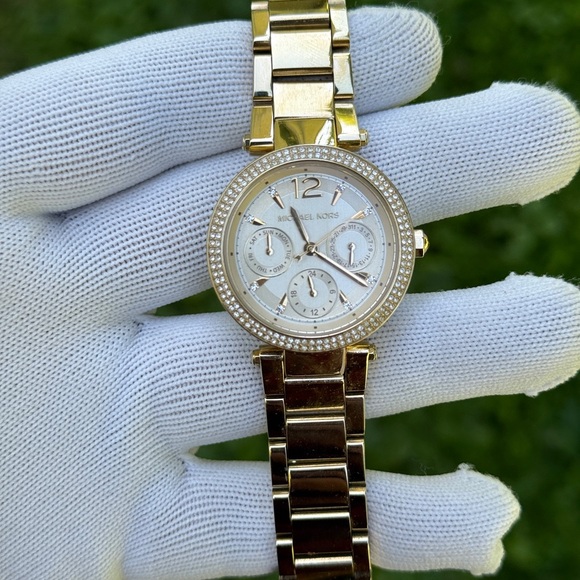 Michael Kors Radiant Gold Women's Watch - Picture 1 of 11